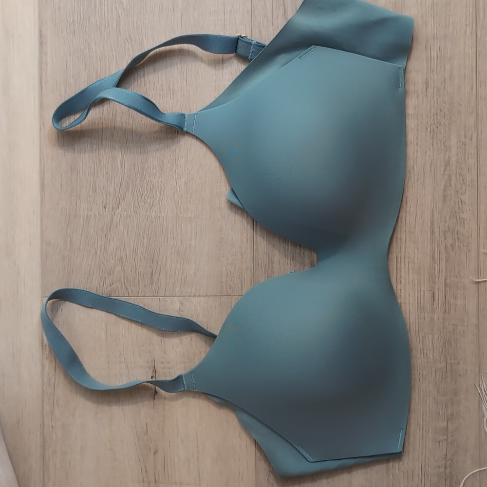 Knix Wing Woman Bra, Size 2, Sea Spray Color, Lightly Worn